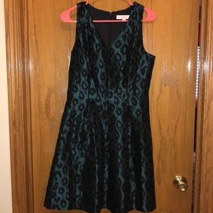 LOFT v-neck green and black dress - size 6